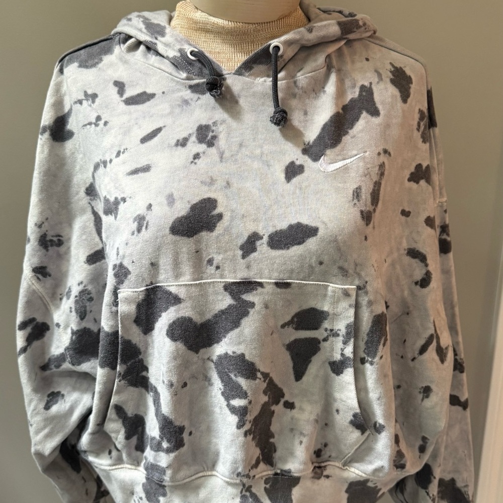 Nike Black and Gray Patterned Hoodie